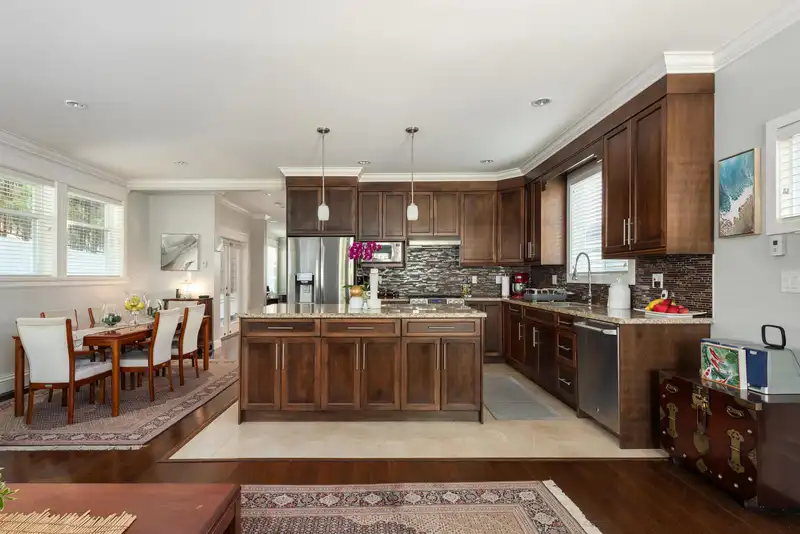 362 E 21ST STREET - photo 2 of 40