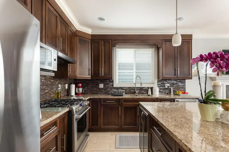 362 E 21ST STREET - photo 4 of 40