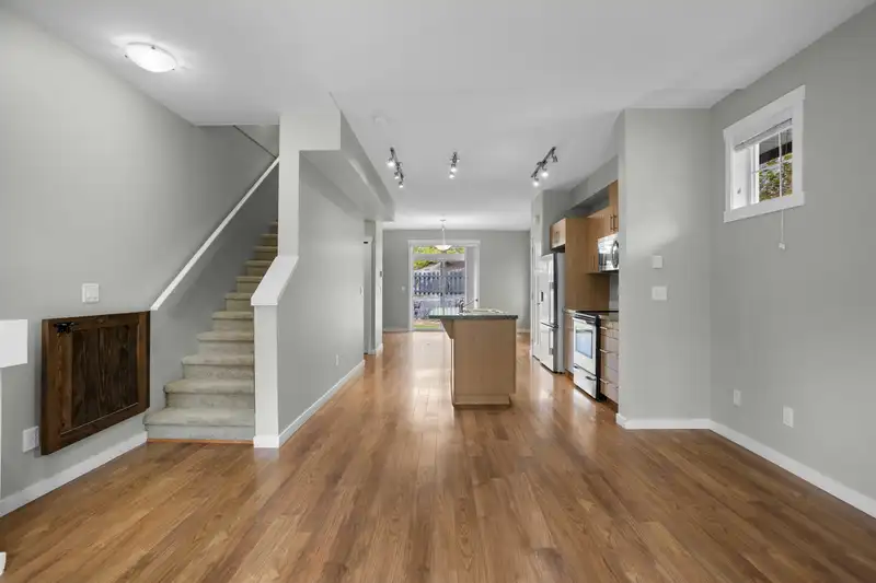 131 13819 232 STREET - photo 4 of 31