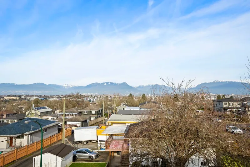 3192 E 23RD AVENUE - photo 3 of 14