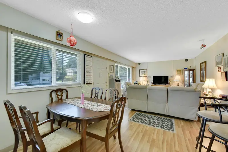 15835 RUSSELL AVENUE - photo 2 of 25