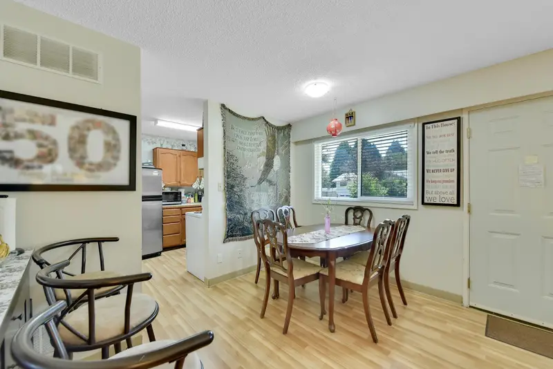 15835 RUSSELL AVENUE - photo 3 of 25