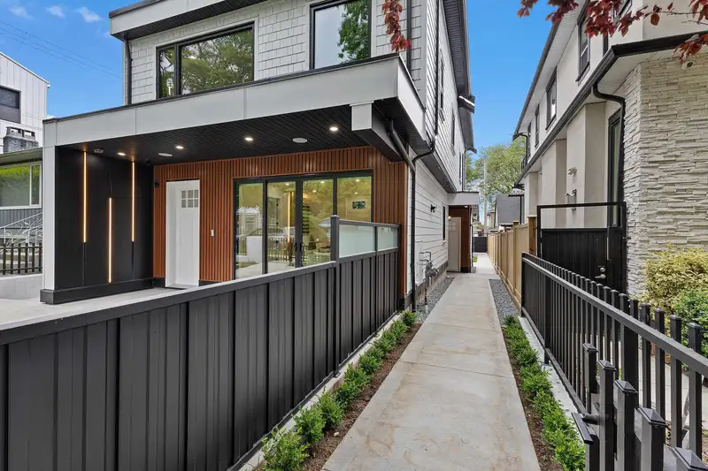 2 182 ONTARIO PLACE - photo 1 of 26