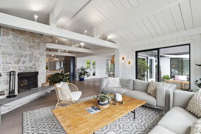 60 PANORAMA ROAD - photo 4 of 40