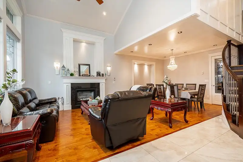 7273 149 STREET - photo 2 of 40