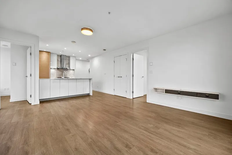 607 4670 ASSEMBLY WAY - photo 3 of 25