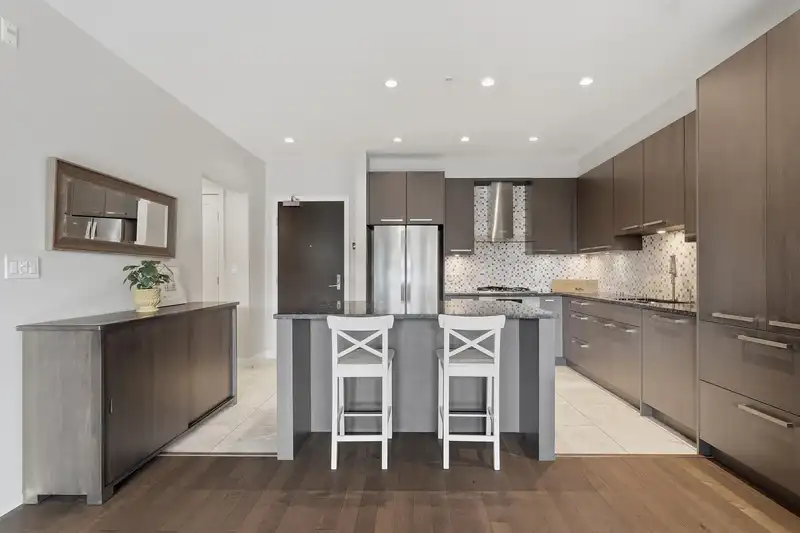 305 4570 HASTINGS STREET - photo 4 of 35