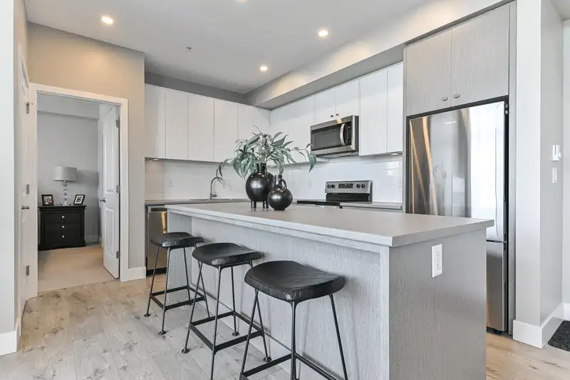 610 1516 MCCALLUM ROAD - photo 1 of 32