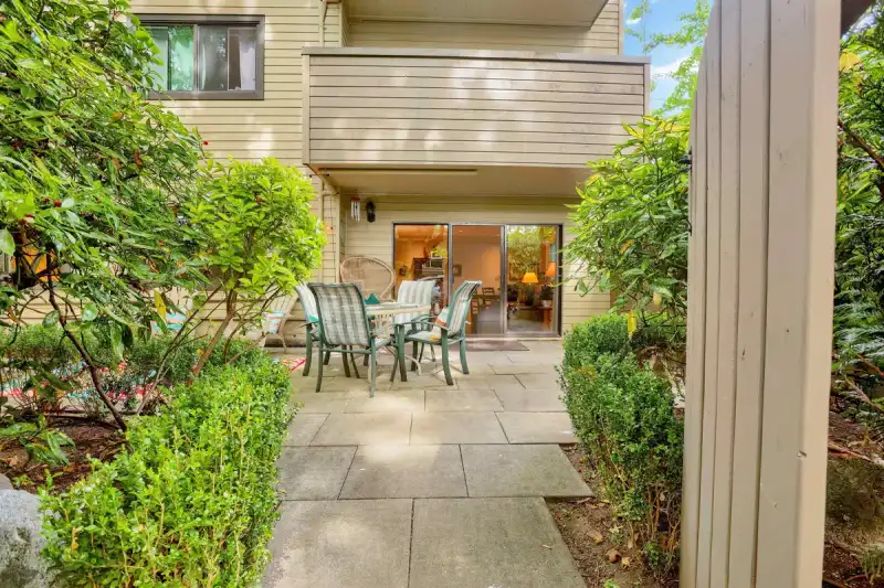 104 1424 WALNUT STREET - photo 1 of 21