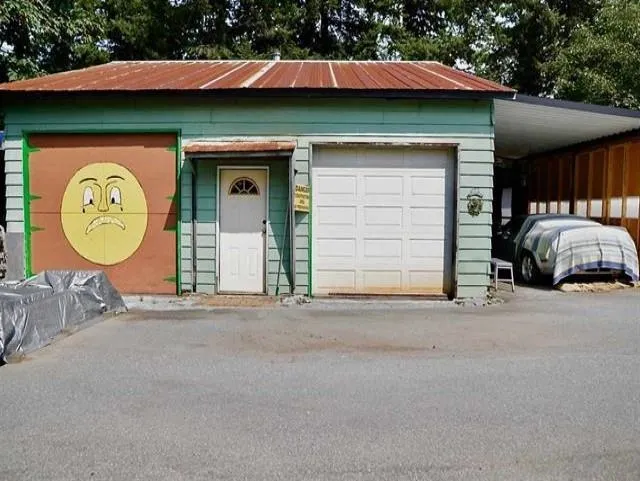 20059 24 AVENUE - photo 4 of 9