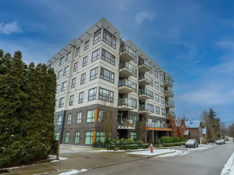206 610 BRANTFORD STREET - photo 1 of 21