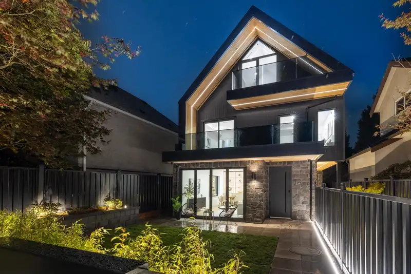 1 2145 NAPIER STREET - photo 2 of 40