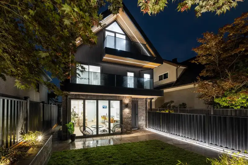 1 2145 NAPIER STREET - photo 3 of 40