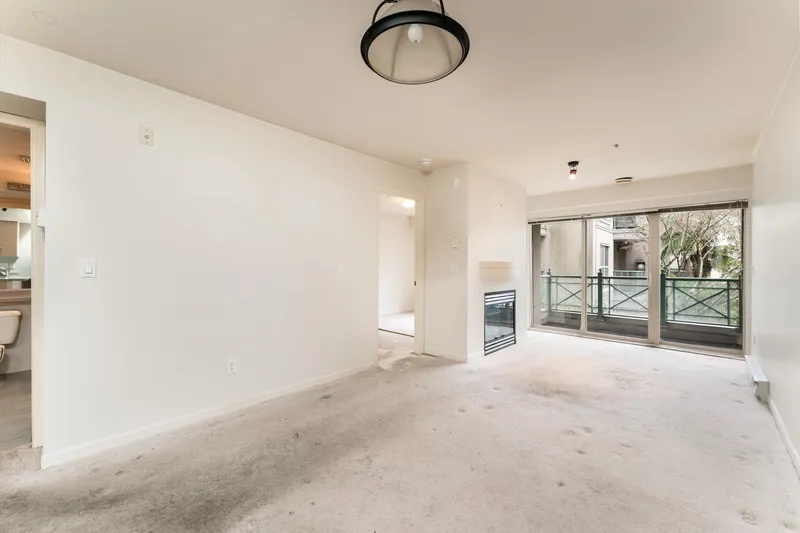 218 332 LONSDALE AVENUE - photo 2 of 25