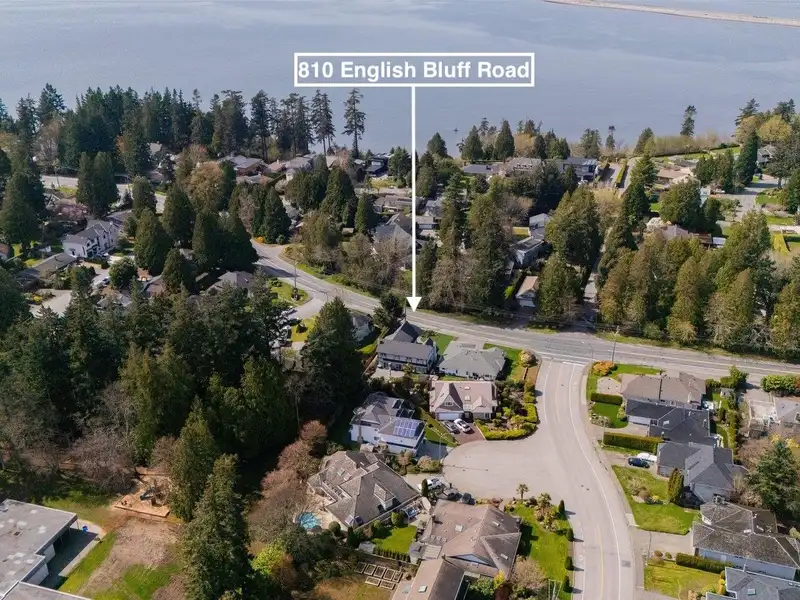 810 ENGLISH BLUFF ROAD - photo 3 of 40