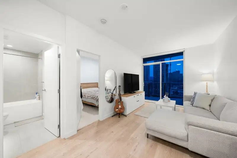 2607 2181 MADISON AVENUE - photo 1 of 32