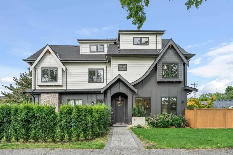 5 N SLOCAN STREET - photo 2 of 38