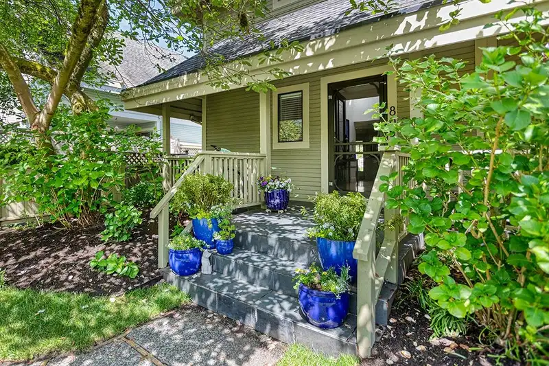 805 W 14TH AVENUE - photo 3 of 33