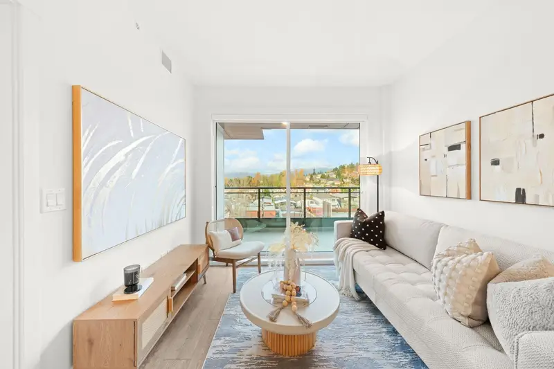 419 4788 HASTINGS STREET - photo 2 of 25