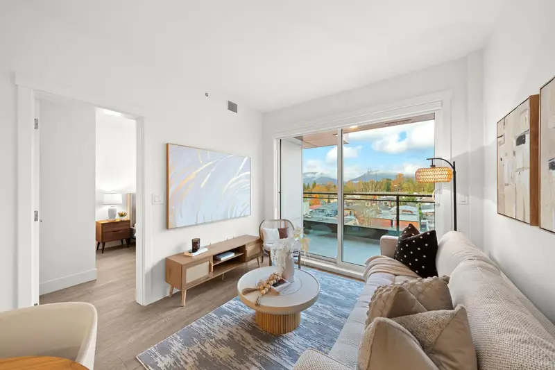 419 4788 HASTINGS STREET - photo 3 of 25