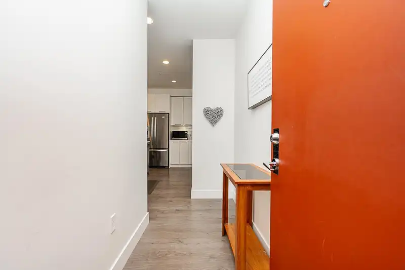 304 22087 49 AVENUE - photo 3 of 35