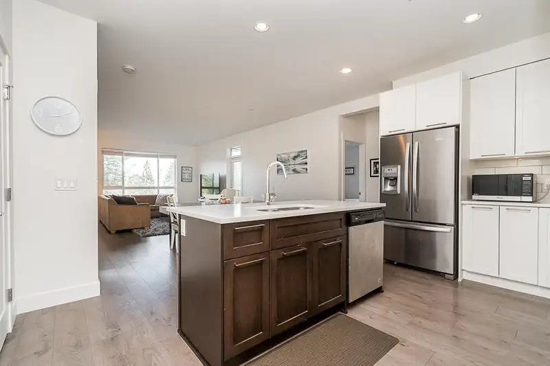 304 22087 49 AVENUE - photo 4 of 35