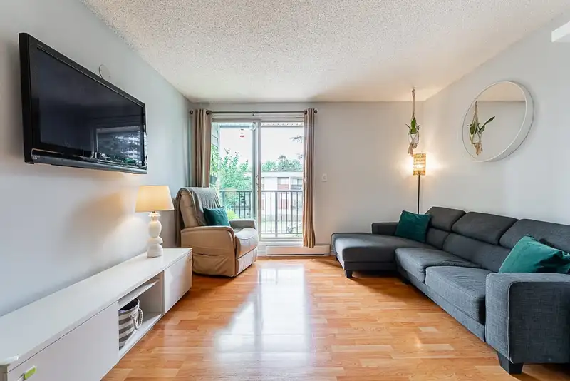 202 1103 HOWIE AVENUE - photo 2 of 26