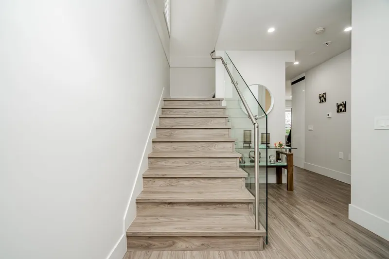 11120 84 AVENUE - photo 4 of 25