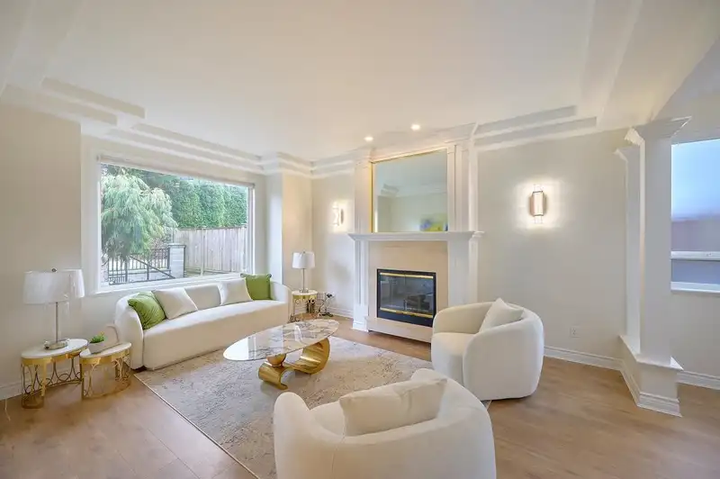 5931 FORSYTH CRESCENT - photo 2 of 29