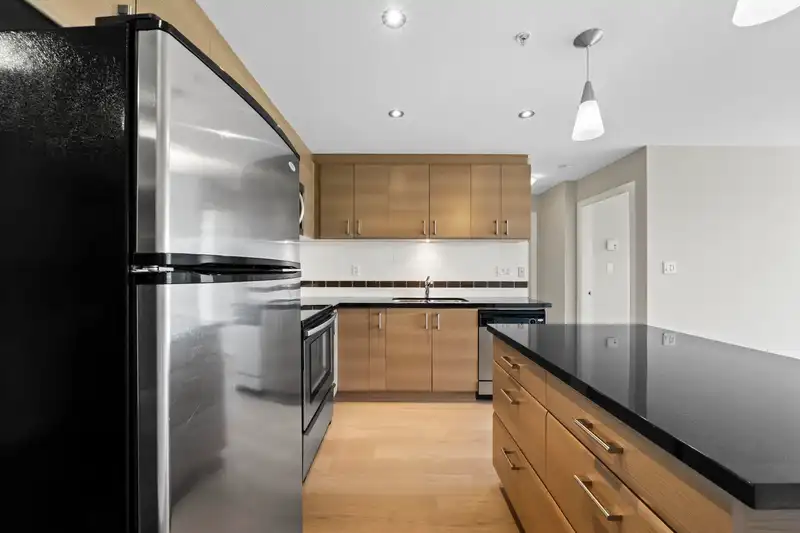 604 12079 HARRIS ROAD - photo 3 of 36