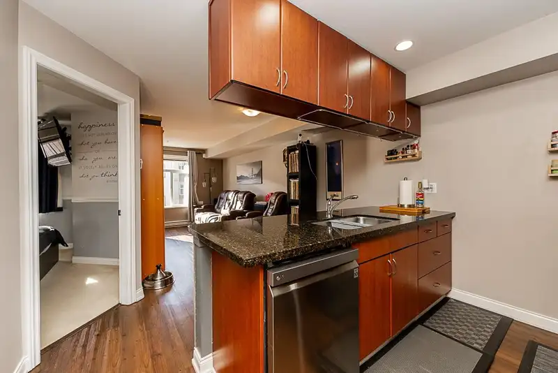 315 5516 198 STREET - photo 2 of 29