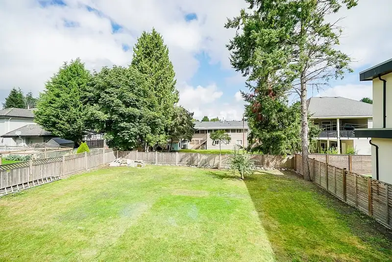 13429 68 AVENUE - photo 1 of 9