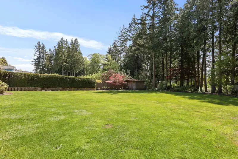 12688 23 AVENUE - photo 2 of 25