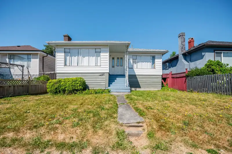 4587 KNIGHT STREET - photo 2 of 12