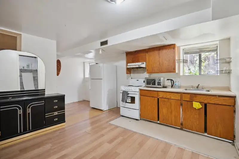 4587 KNIGHT STREET - photo 4 of 12