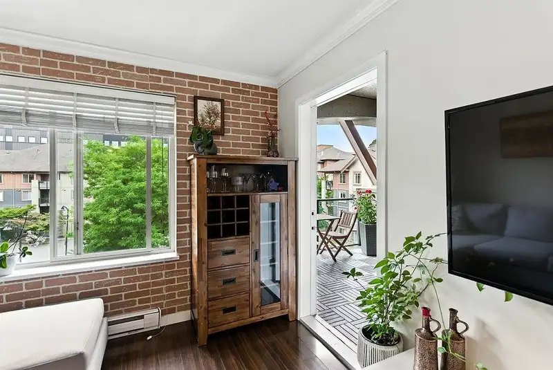 3416 240 SHERBROOKE STREET - photo 1 of 26
