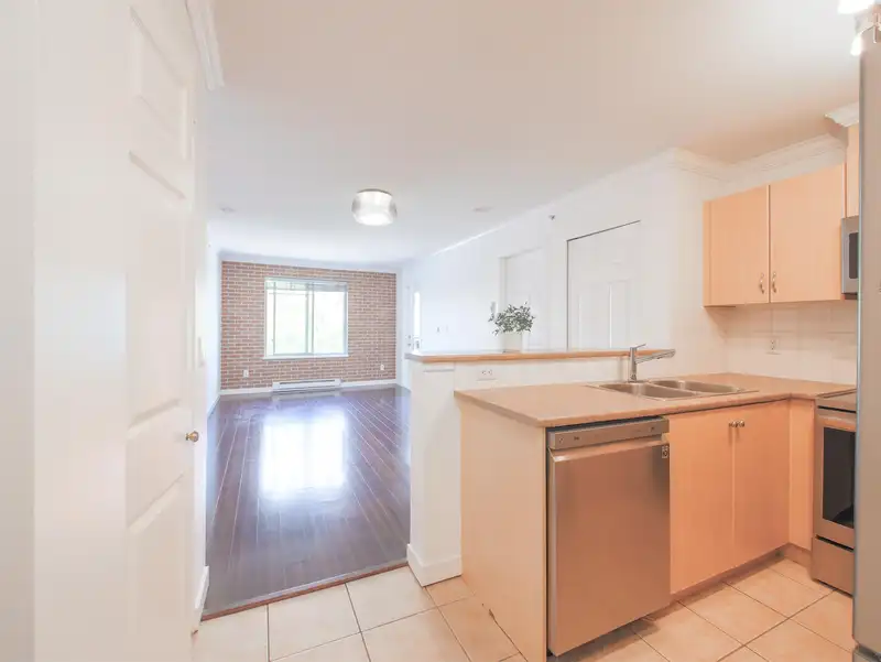 3416 240 SHERBROOKE STREET - photo 4 of 26