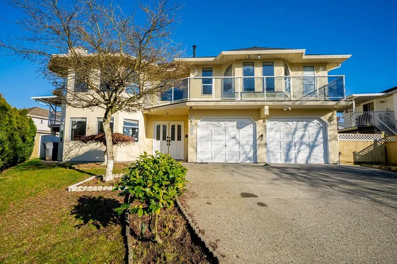 9136 137 STREET - photo 2 of 25