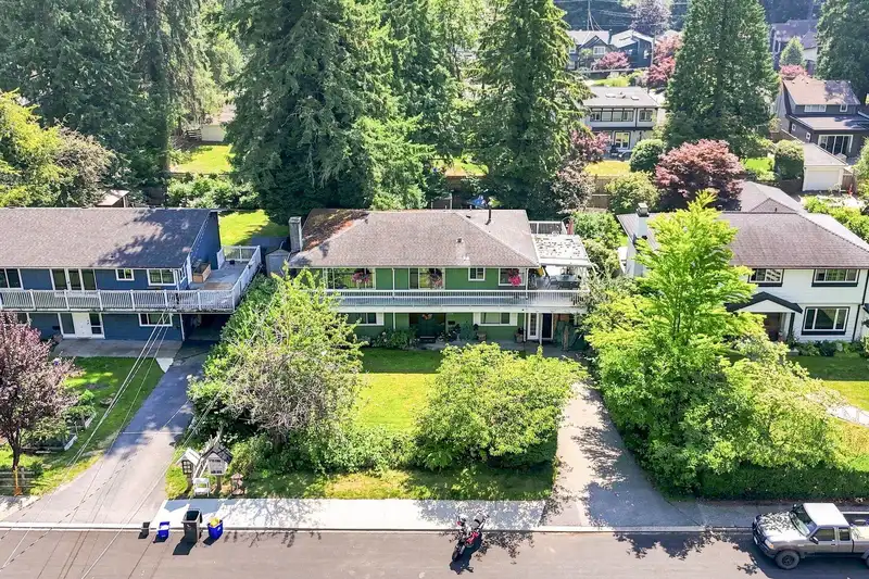 1033 CLEMENTS AVENUE - photo 2 of 31