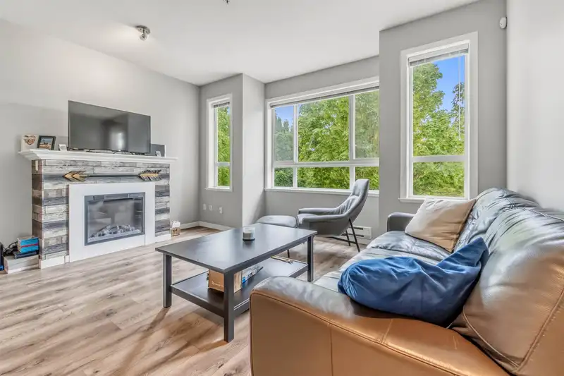 17 20159 68 AVENUE - photo 4 of 40