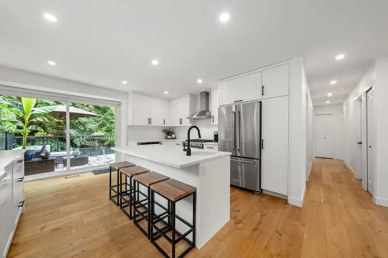 19610 50A AVENUE - photo 4 of 40
