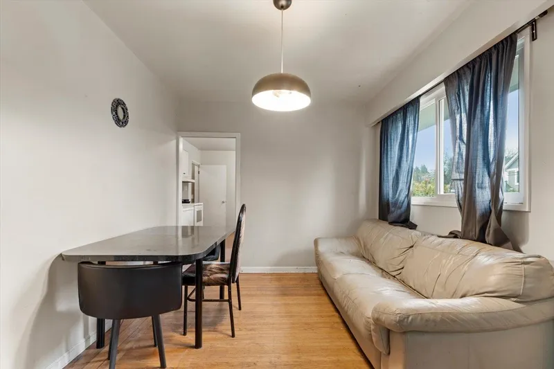 33919 VICTORY BOULEVARD - photo 3 of 25