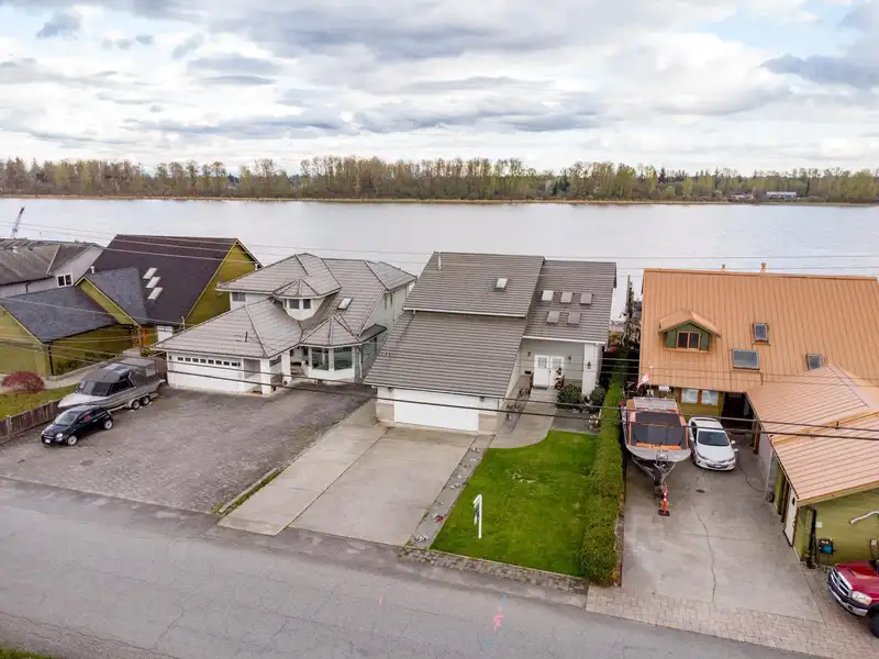 20346 WHARF STREET - photo 2 of 40