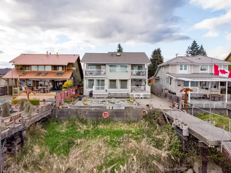 20346 WHARF STREET - photo 4 of 40