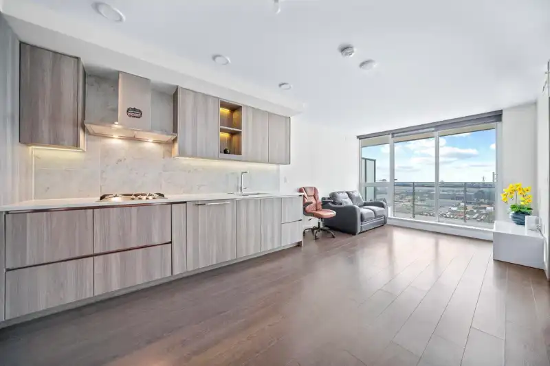 1107 433 SW MARINE DRIVE - photo 1 of 17