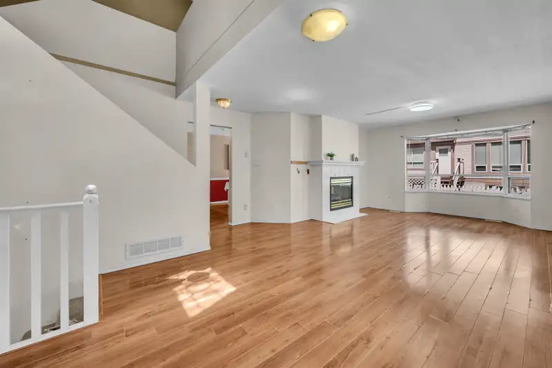 36 16318 82 AVENUE - photo 4 of 30