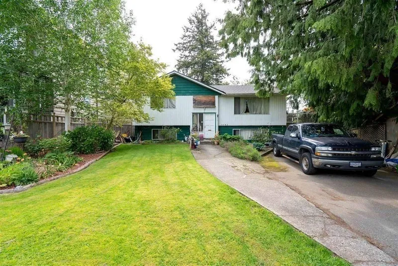 1682 140 STREET - photo 2 of 8