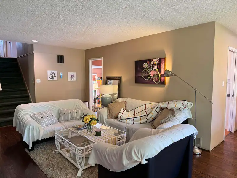 9560 GLENDOWER DRIVE - photo 4 of 25