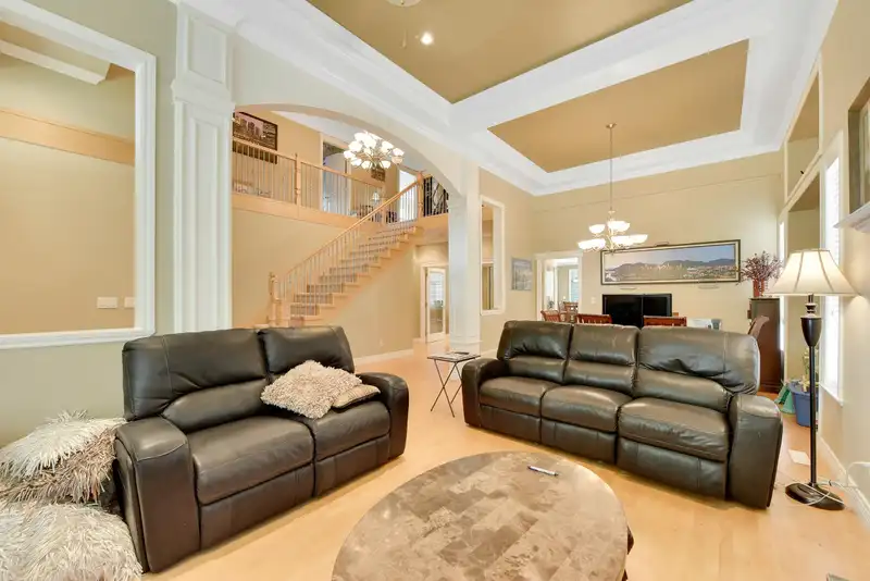 11049 159 STREET - photo 4 of 39