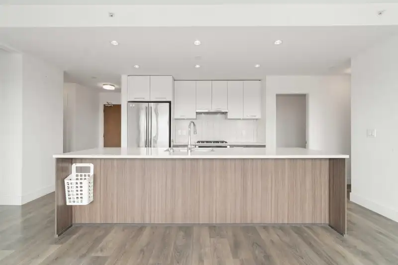 712 8580 RIVER DISTRICT CROSSING - photo 1 of 31